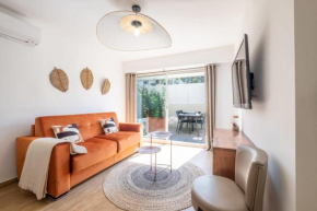 Comfy apartment with residential swimming pool